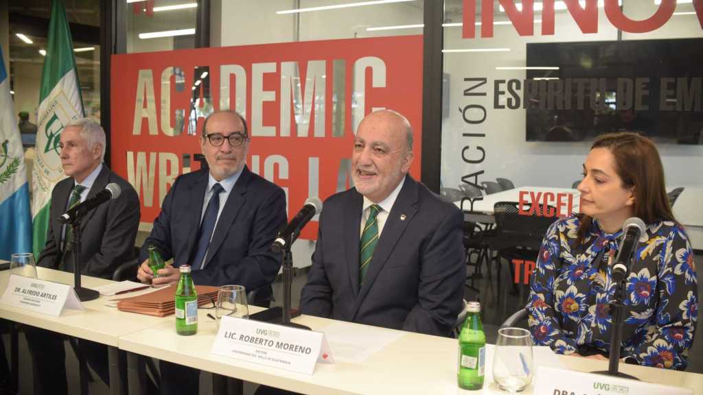 Durante la conferencia de prensa se dio a conocer la importancia de la comunicación en la investigación y el conocimiento. Foto La Hora: José Orozco.