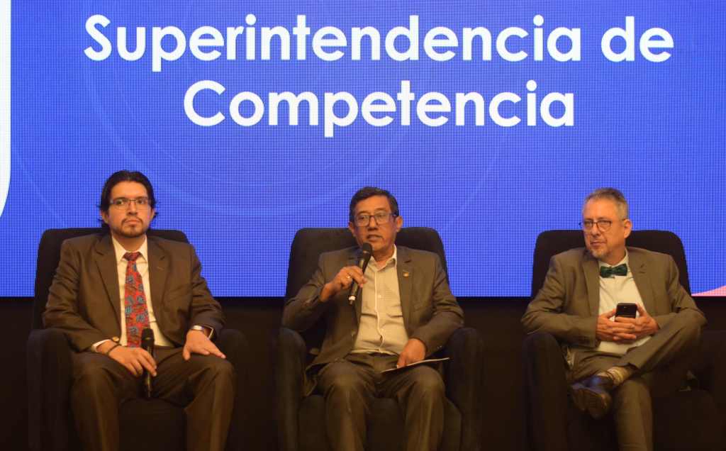 También se abordaron temas legales y el enfoque en la aplicación de la Ley de Competencia. Foto: CNE.