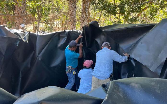 Autoridades realizan proyecto de cosecha de agua de lluvia en Chiquimula. Foto La Hora: MAGA