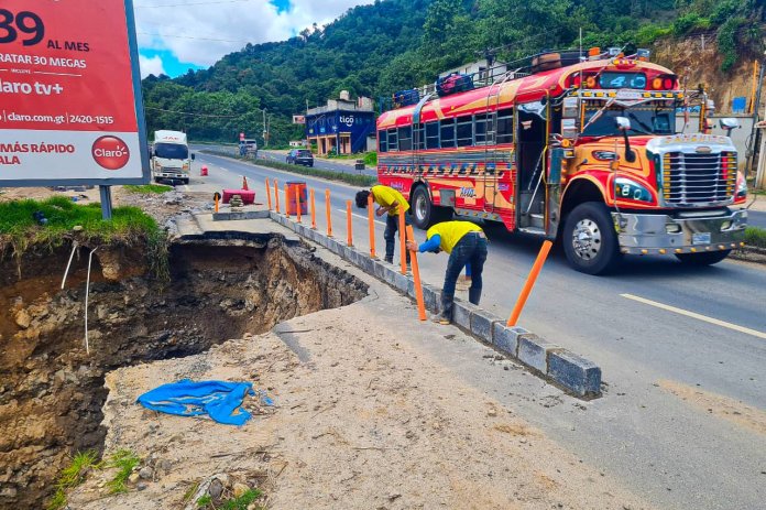 Carretera en el Km. 128 de la CA-01 Occidente. Foto: Covial