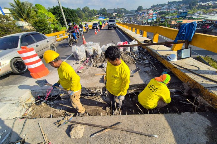 Trabajos en el puente Enrique Tejada Wyld, foto de referencia. Imagen: Covial