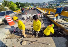 Transportistas piden a Gobierno y Congreso los recursos suficientes para resolver crisis en carreteras Trabajos en el puente Enrique Tejada Wyld, foto de referencia. Imagen: Covial