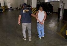 Agentes de la PNC capturaron a un presunto integrante de la "mara salvatrucha", luego de ser sorprendido recogiendo un paquete con dinero por extorsiones.