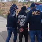 Agentes de la PNC capturaron a un presunto integrante de la banda criminal de asaltantes "Los Salvatierra" tras allanamientos en Chiquimula. Foto La Hora: PNC
