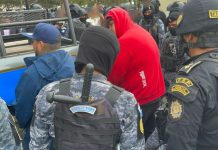 Autoridades de la PNC realizan una requisa en la Granja Modelo de Rehabilitación Pavón, por el traslado de dos privados de libertad, presuntos exintegrantes de la pandilla "Barrio 18".