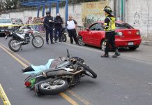 Hombre fallecido en ataque armado en kilometro 12.5. Foto La Hora: Bomberos Voluntarios.