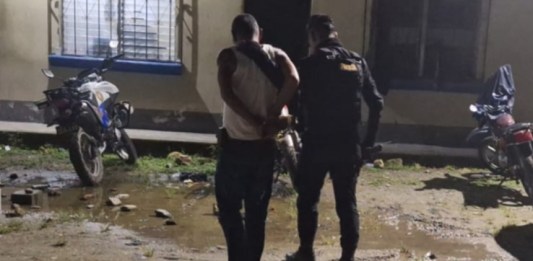 Hombre de 62 años es capturado por retener a una menor de edad bajo amenazas