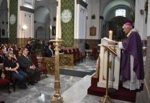 Arévalo asiste a misa en honor a las víctimas del accidente en Calzada La Paz Foto La Hora: Daniel Ramírez
