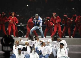 Kendrick Lamar se presentó en el show de medio tiempo del Super Bowl