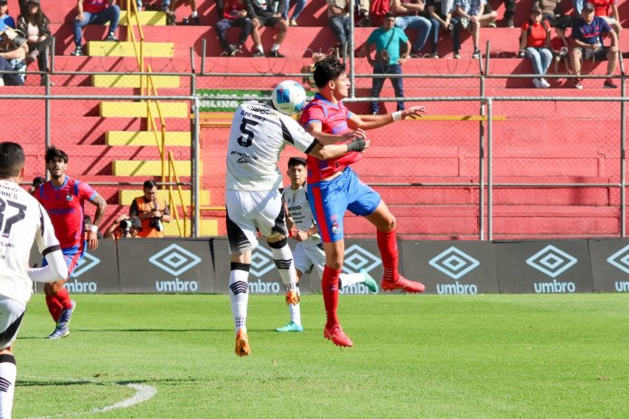 Municipal y Mixco empatan 1-1 en el Manuel Felipe Carrera. Foto La Hora: Oficial Municipal