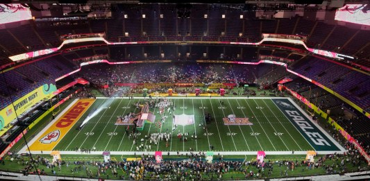 Los Chiefs de Kansas City participan en la noche inaugural del Super Bowl, el lunes 3 de febrero de 2025, en Nueva Orleans. Foto La Hora: AP