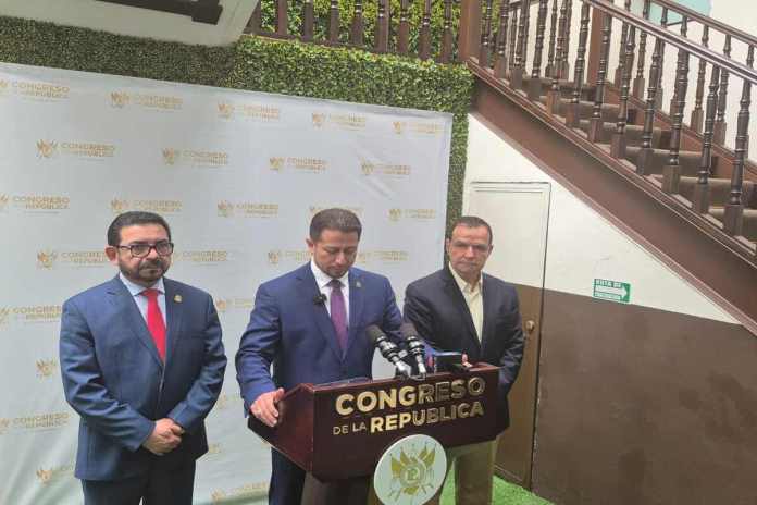 El presidente del Congreso, Nery Ramos, se pronuncia por el antejuicio que solicitó el Ministerio Público en su contra. Foto: La Hora