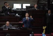 Presidente del Congreso responde que sigue en discusión aumento salarial a diputados El presidente del Congreso, Nery Ramos, insiste que se continúa discutiendo el aumento salarial a los legisladores. Foto: La Hora / José Chic