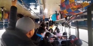 PNC multa a bus extraurbano en Chimaltenango por sobrecarga de pasajeros
