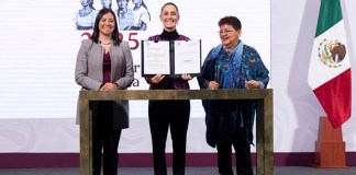 Claudia Sheinbaum anunció dos reformas a la Constitución contra la intromisión externa y para imponer la "pena más severa" a los extranjeros que intervengan en México. Foto La Hora: Gobierno de México