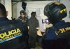 Agentes de la Policía Nacional Civil (PNC), capturaron a un menor presunto sicario del "Barrio 18" sindicado por realizar un triple crimen en Ciudad Real.