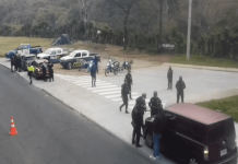 Refuerzan operativos conjuntos contra taxis piratas en Villa Nueva Autoridades policiales, de manera interinstitucional, realizan un operativo de identificación de "taxis piratas", en el municipio de Villa Nueva.