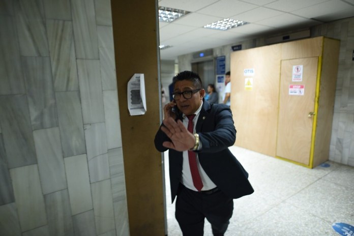 Juez Julio Vásquez Xol volvió a su cargo tras desestimación del caso en su contra. Foto La Hora: Fabricio Alonzo