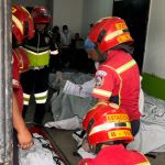 Luego de la tragedia en el accidente de un bus extraurbano en la zona 6, autoridades del RENAP se ha involucrado en el reconocimiento de las víctimas de dicho incidente. Foto La Hora: José Orozco