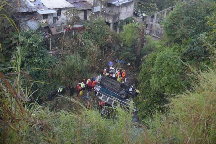 La excesiva velocidad, sobrecarga y falta experiencia son algunas de las causas que provocan los accidentes de transporte colectivo. Foto La Hora: José Orozco.