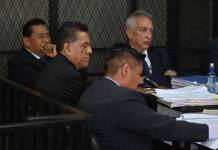 Juez Walter Rosales (centro) es el único con una solicitud de antejuicio en su contra. Foto La Hora: Fabricio Alonzo