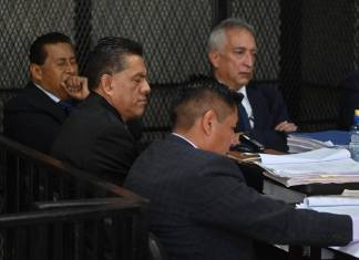 Juez Walter Rosales (centro) es el único con una solicitud de antejuicio en su contra. Foto La Hora: Fabricio Alonzo