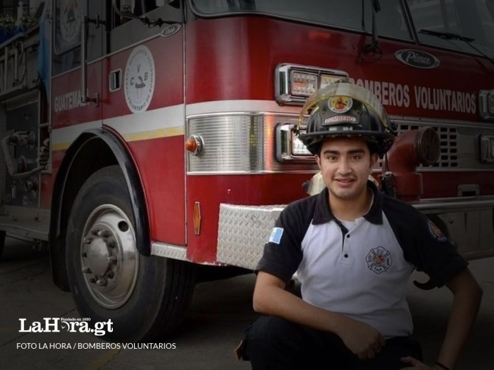 Elder Vicente Lohaza, el Bombero voluntario que fuefue detenido tras atender emergencia la noche del 14 de febrero.