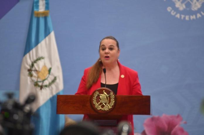 La ministra de educación, Anabella Giracca, indicó este 17 de febrero que las negociaciones con el pacto colectivo de condiciones de trabajo entre el Sindicato de Trabajadores de la Educación de Guatemala (STEG), y la cartera han avanzado para plantear acuerdos justos para el sindicado.