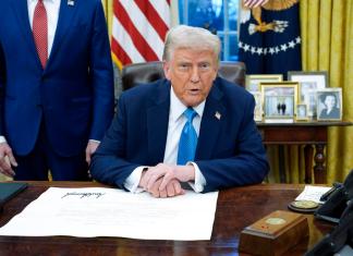 Donald Trump ordenó bombardeos contra Estado Islámico (EI), en los que han muerto varios miembros de esa organización y no ha habido daños a civiles.