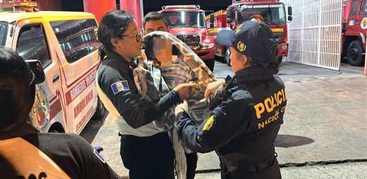 Localizan bebé abandonado en zona 1. Foto: Bomberos Voluntarios