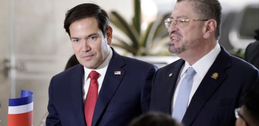 Marco Rubio visitó Costa Rica donde se reunió con el presidente de ese país, Rodrigo Chaves, para tratar temas como la migración, seguridad y comercio.