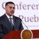 El secretario de Seguridad y Protección Ciudadana, Omar García Harfuch, habla durante una rueda de prensa en el Palacio Nacional de la Ciudad de México. Foto La Hora: EFE