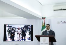 México aclara que los narcos fueron entregados a Estados Unidos por seguridad nacional El secretario de Seguridad y Protección Ciudadana, Ómar García Harfuch, habla durante una rueda de prensa este jueves, en Ciudad de México. Foto La Hora: EFE