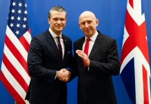 Secretario de Defensa de EE.UU. califica de no realista que Ucrania vuelva a fronteras de 2014 e ingrese a la OTAN El Secretario de Defensa de EE. UU., Pete Hegseth (Izquierda), estrecha la mano del Secretario de Defensa británico, John Healey (Derecha), en la víspera de una reunión de ministros de defensa de la Organización del Tratado del Atlántico Norte (OTAN) en la sede de la alianza en Bruselas.