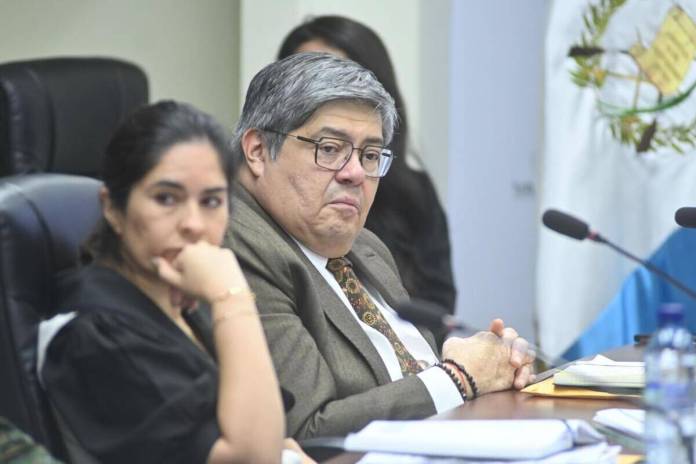 El ministro de Gobernación, Francisco Jiménez, se pronunció por el amparo de Enrique Degenhart por seguriddad. Foto: La Hora / Fabricio Alonzo