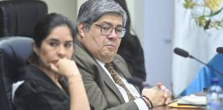 El ministro de Gobernación, Francisco Jiménez, se pronunció por el amparo de Enrique Degenhart por seguriddad. Foto: La Hora / Fabricio Alonzo