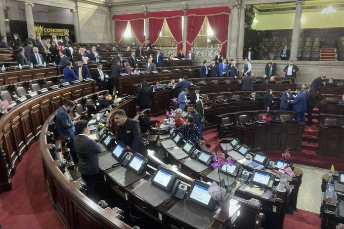 Los diputados aprueban de urgencia la ampliación al presupuesto que envió el Ministerio de Finanzas. Foto La Hora: José Orozco