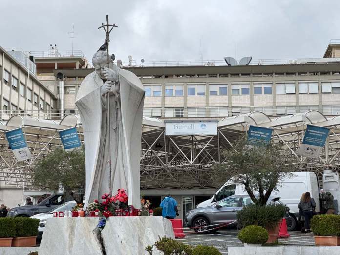 El papa Francisco padece una infección en las vías respiratoria y una 