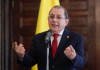 El ministro del Interior de Colombia, Juan Fernando Cristo, propuso la renuncia de todo el gabinete por considerarlo "insostenible".