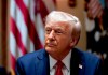 El presidente estadounidense, Donald Trump, asiste a una reunión del gabinete en la Casa Blanca en Washington, DC. Foto La Hora: EFE