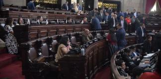 Los diputados mantuvieron el quórum para avanzar en el primer debate de tres iniciativas de ley. Foto: José Orozco