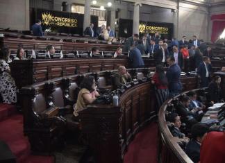 Los diputados mantuvieron el quórum para avanzar en el primer debate de tres iniciativas de ley. Foto: José Orozco