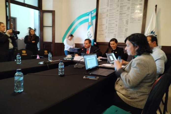 La comisión legislativa de Economía y Comercio Exterior conoció los aspectos para realizar la prueba a los candidatos a directores en la Superintendencia de Competencia. Foto: La Hora