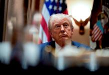 Alcaldes y empresarios rechazan los aranceles y piden a Trump reconsiderarlos Foto La Hora: EFE