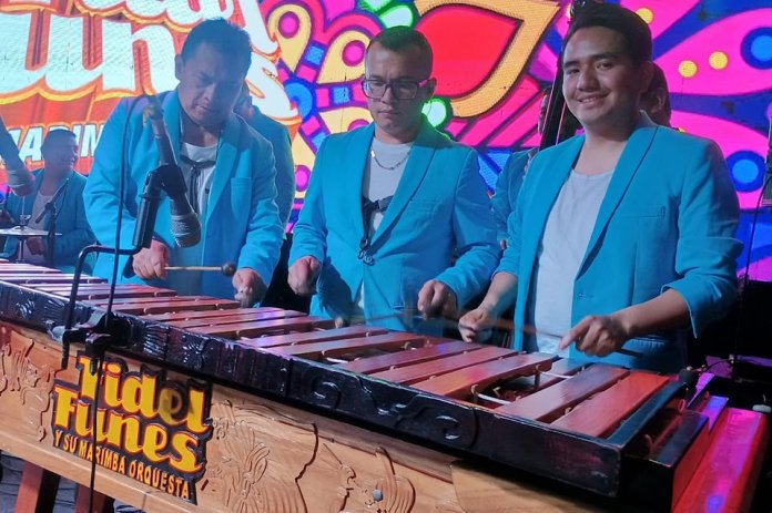 El legado y música de Fidel Funes y su Marimba orquesta continúa con una nueva generación de músicos. Foto: Fidel Funes y su Marimba Orquesta.