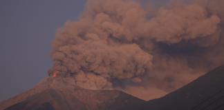 Volcán de Fuego. Foto: Conred / La Hora