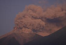 Volcán de Fuego: plantaciones y animales de 122 municipios en monitoreo por ceniza Volcán de Fuego. Foto: Conred / La Hora