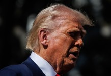«Si entramos en recesión, se llamará la recesión de Trump» declaró el jefe de gobierno de Ontario Donald Trump en la casa blanca el 11/03/2025. Foto La Hora: EFE