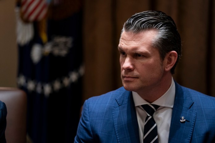 Pete Hegseth, ha instruido al Comando Cibernético de EE.UU. que suspenda todas las operaciones cibernéticas ofensivas contra Rusia.