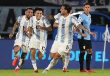 Argentina vence a Uruguay y se acerca al Mundial 2026 con golazo de Almada Foto La Hora: EFE
